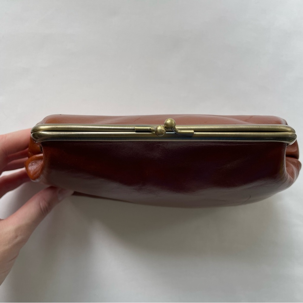 Classic Brown Leather Kiss-Lock Clutch - Picture 4 of 16
